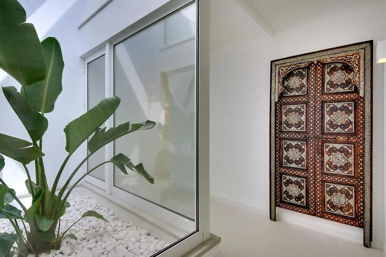 Βίλα Casa Da Bandeira -Perfect Location-Beach Front- Rooftop Pool By DreamvillasΑλμπουφέιρα