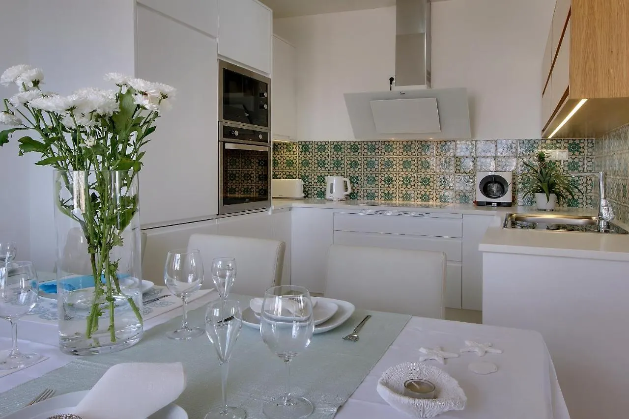 Casa Da Bandeira -Perfect Location-Beach Front- Rooftop Pool By DreamvillasΑλμπουφέιρα Βίλα
